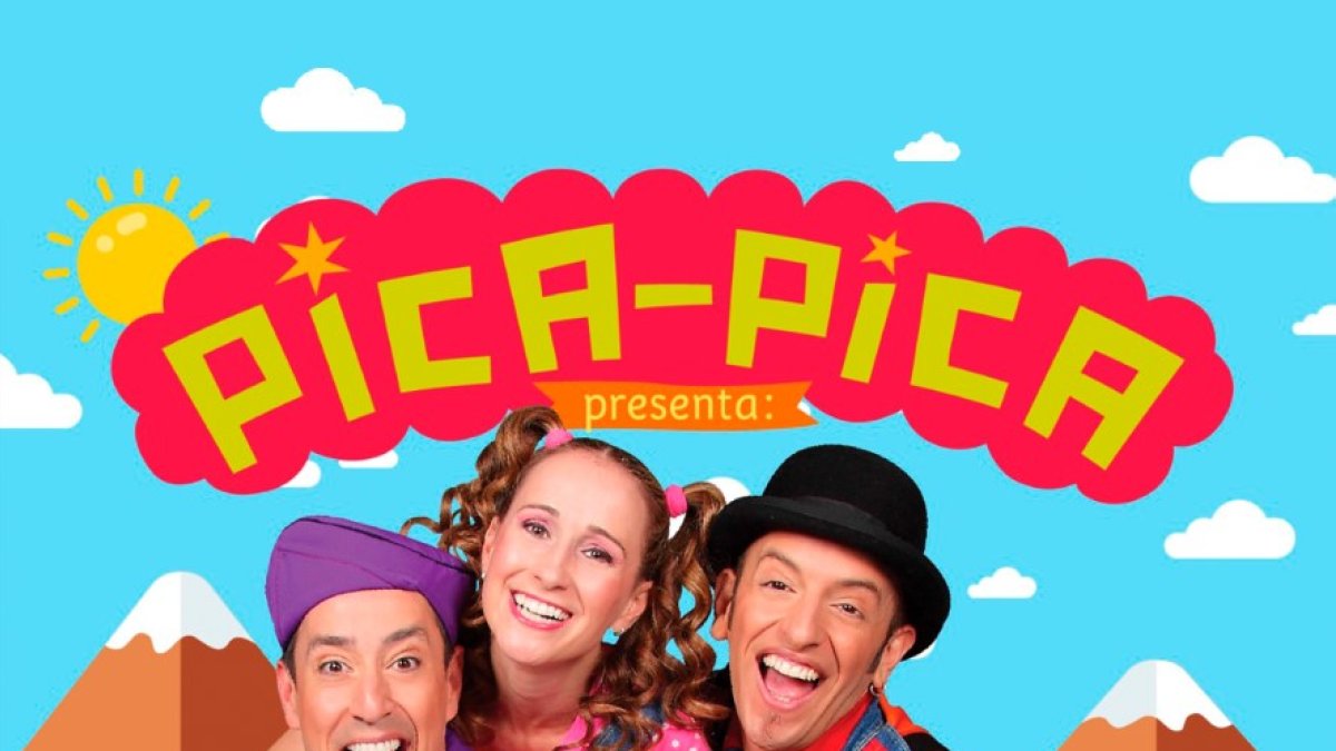 El grupo infantil Pica Pica en la Plaza de Toros de Almería.