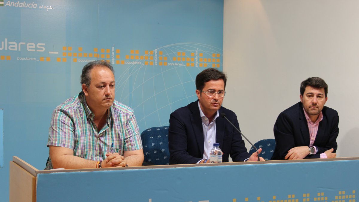 Comparecencia de Francisco Góngora, José Francisco Rivera y Alberto González en la sede del Partido Popular.