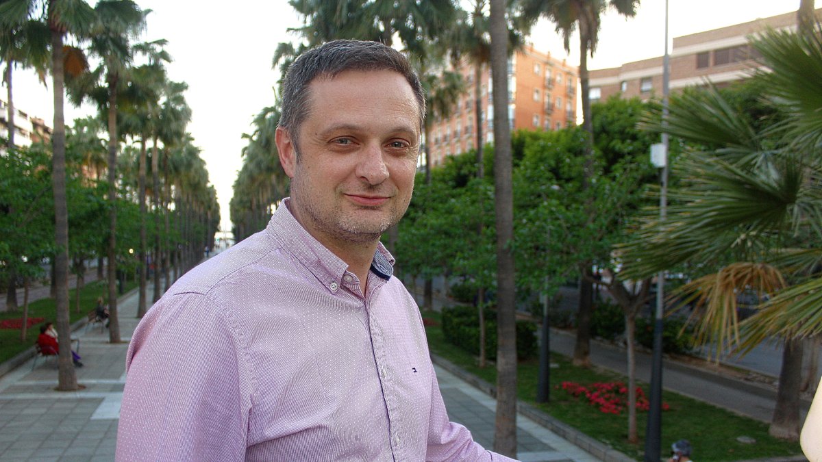 Jesús Baeza Lores, gerente de Wakea Poke Burger