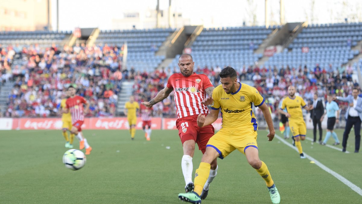 Nano en el Almería-Alcorcón de la pasada Liga.
