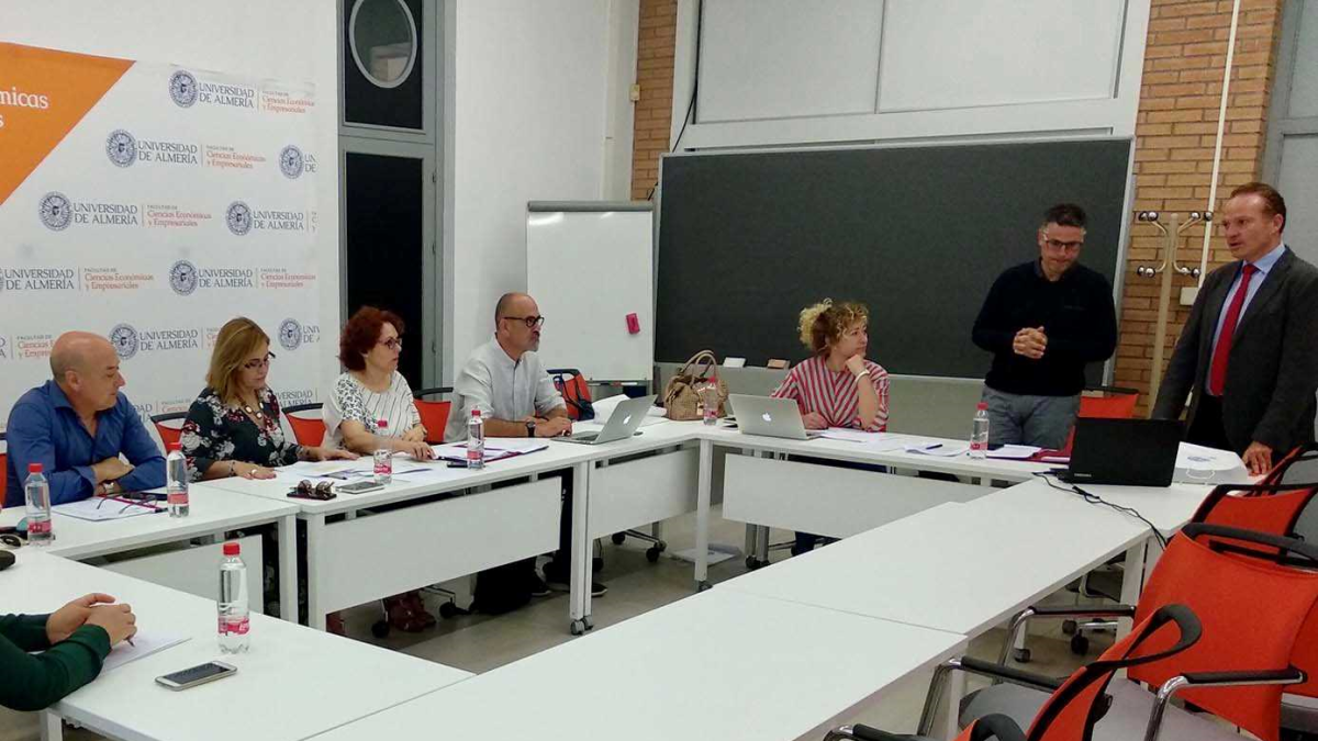 Un momento en la reunión celebrada en la UAL.