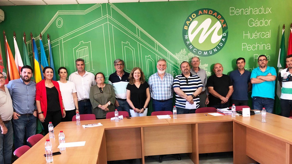 Miembros de la Junta General, tras el último Pleno de la Mancomunidad.
