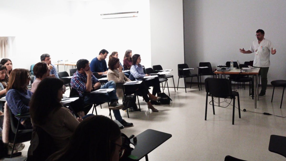 Desarrollo de la charla formativa sobre Dermatología.