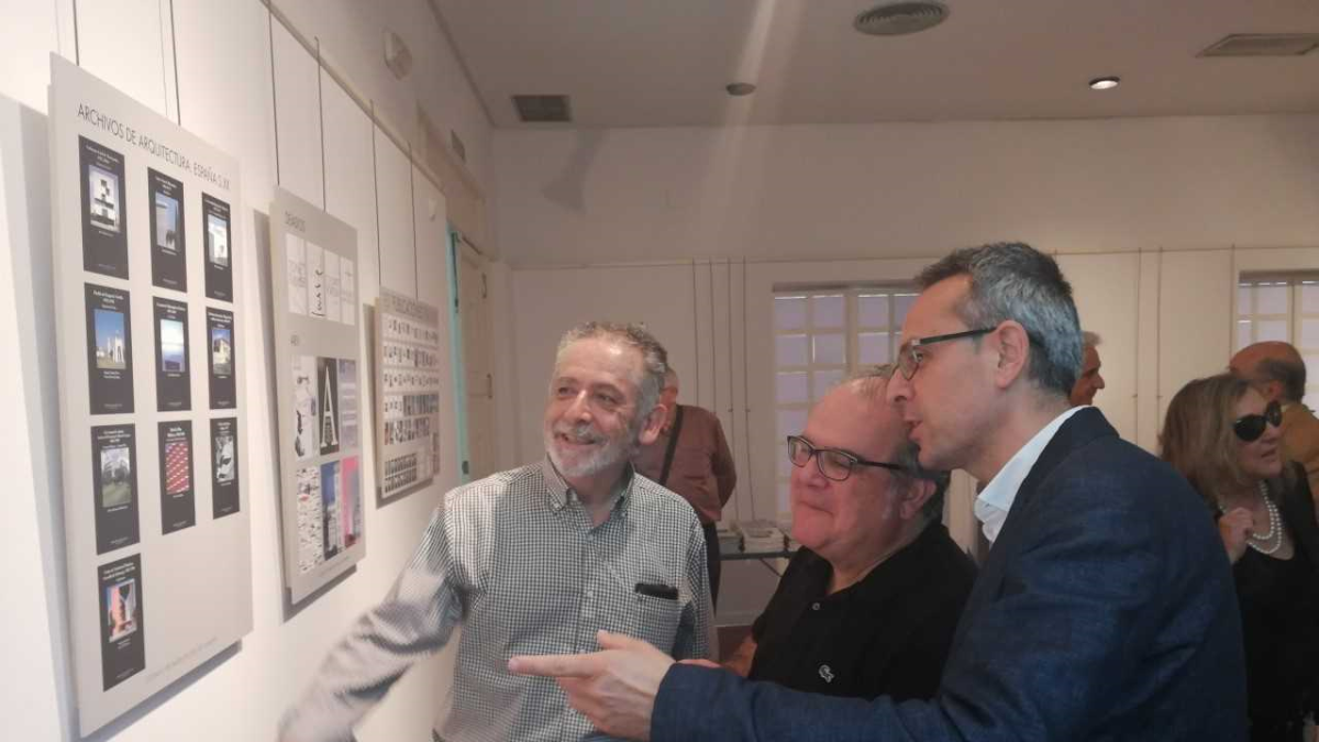 La exposición fue inaugurada el viernes.