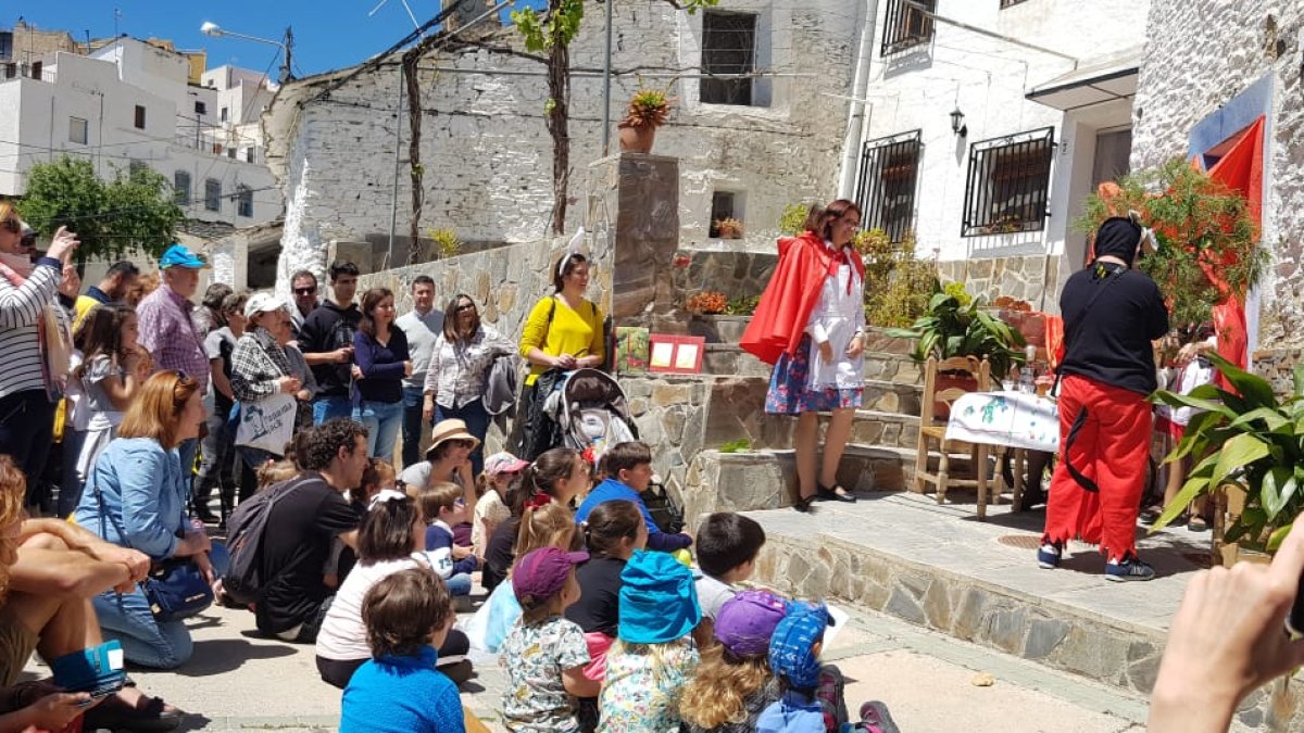 Y los niños volvieron a poblar las calles del pueblo
