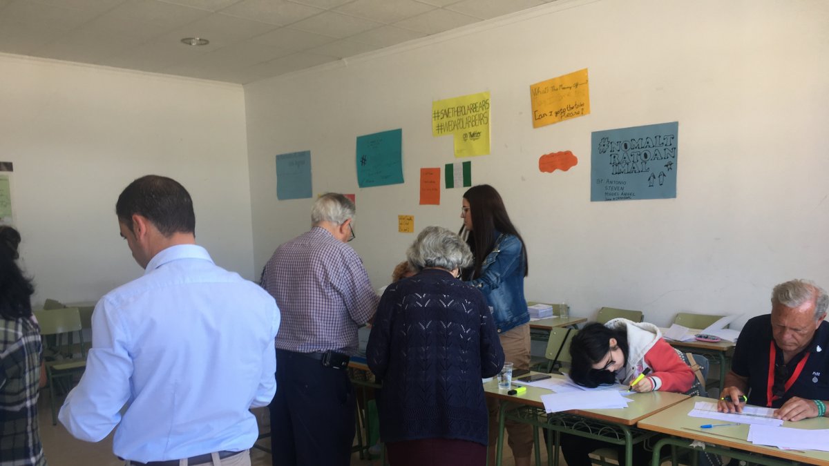 Un colegio electoral de Albox esta mañana.