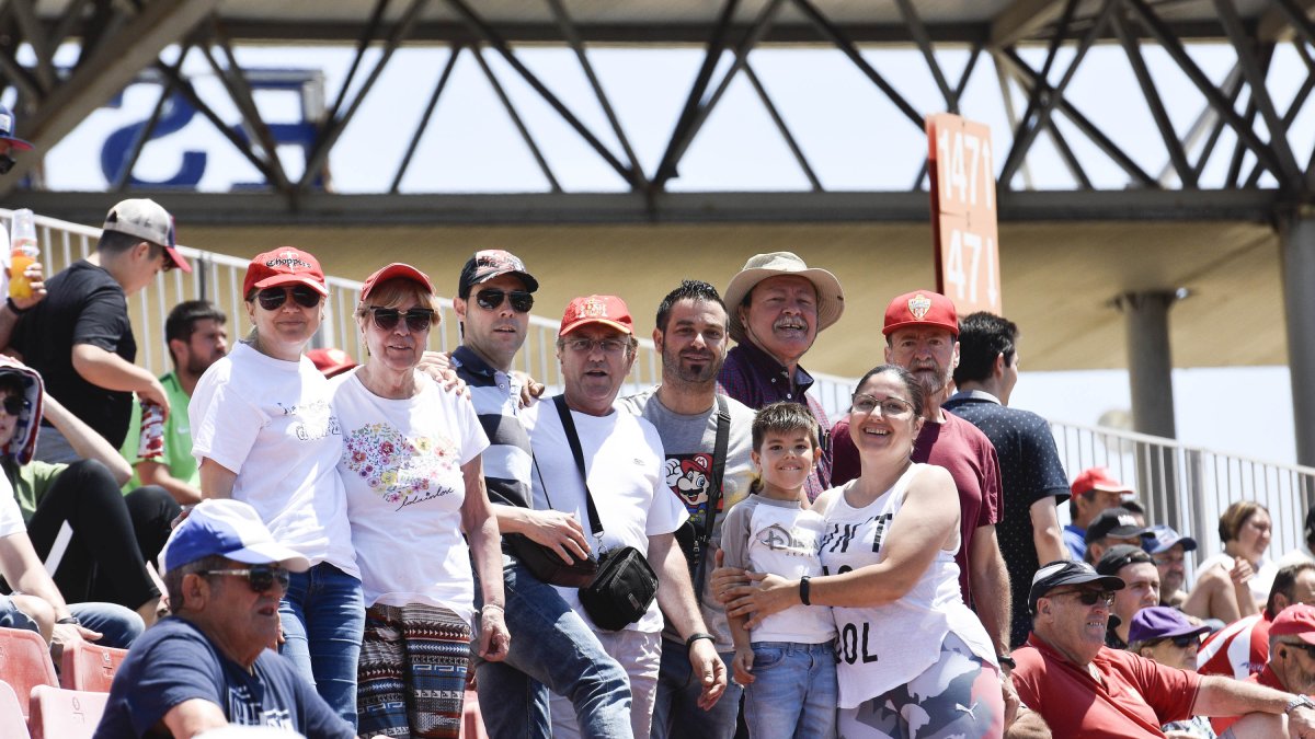 Aficionados rojiblancos.
