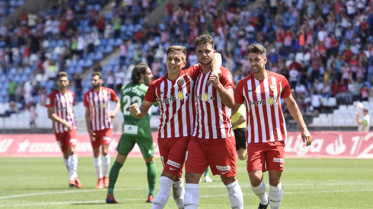 El delantero ilicitano sigue al frente de los goleadores de Segunda.