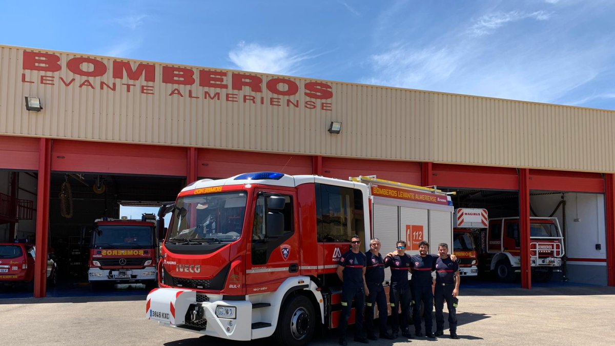 El nuevo vehículo adquirido por el Consorcio de Bomberos del Levante, subvencionado por Diputación.