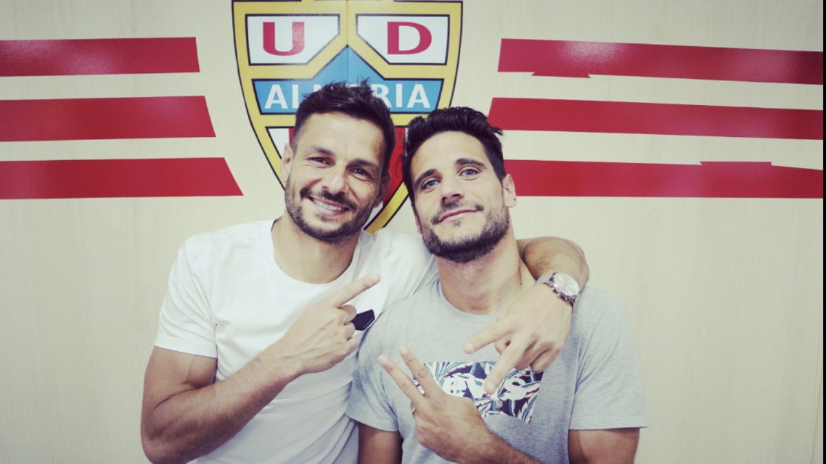 René Román y José Romera anunciando la renovación.
