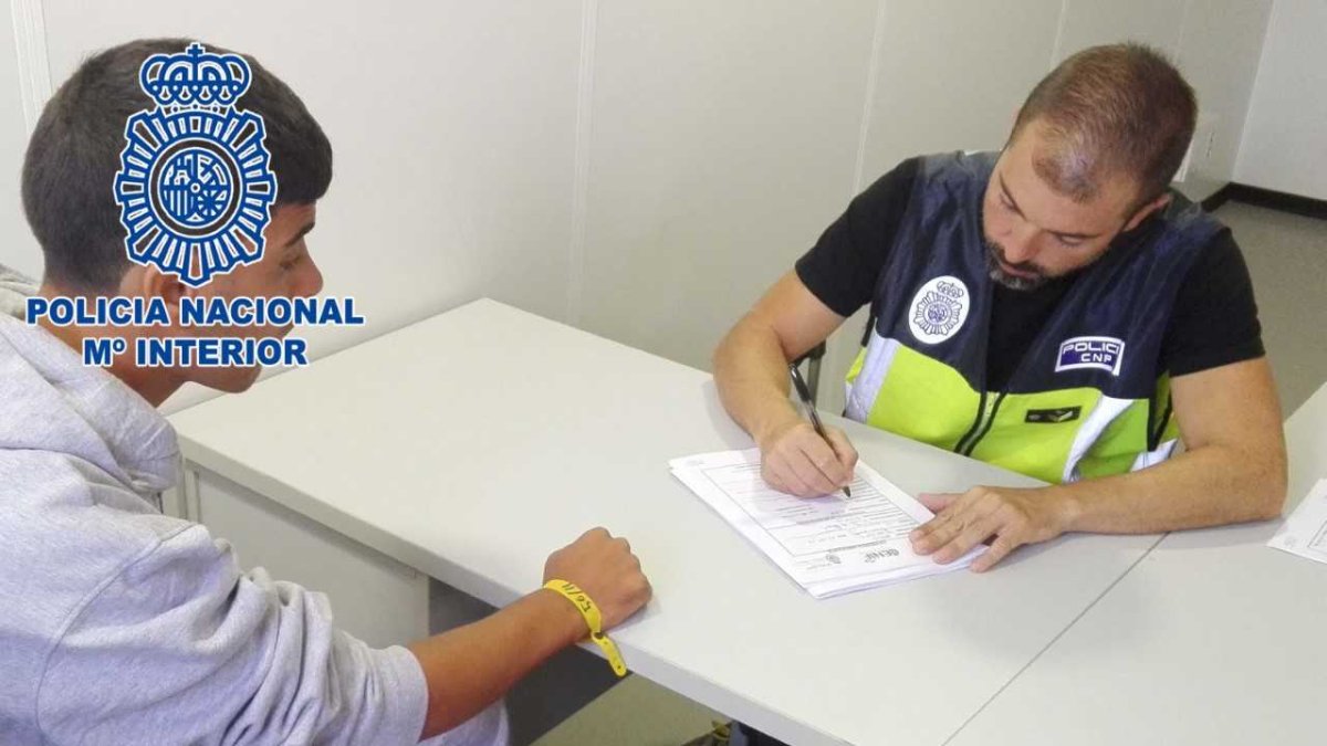 A prisión las dos personas acusadas de patronear una patera.
