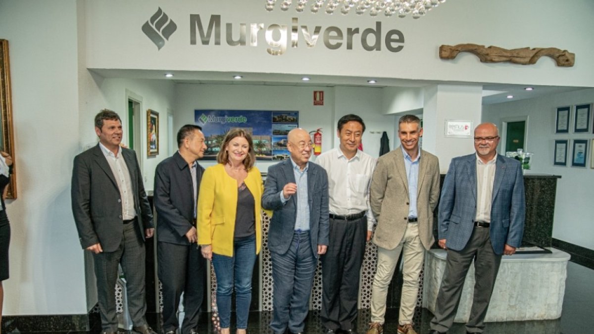 Visita de una delegación china a los cultivos del Poniente