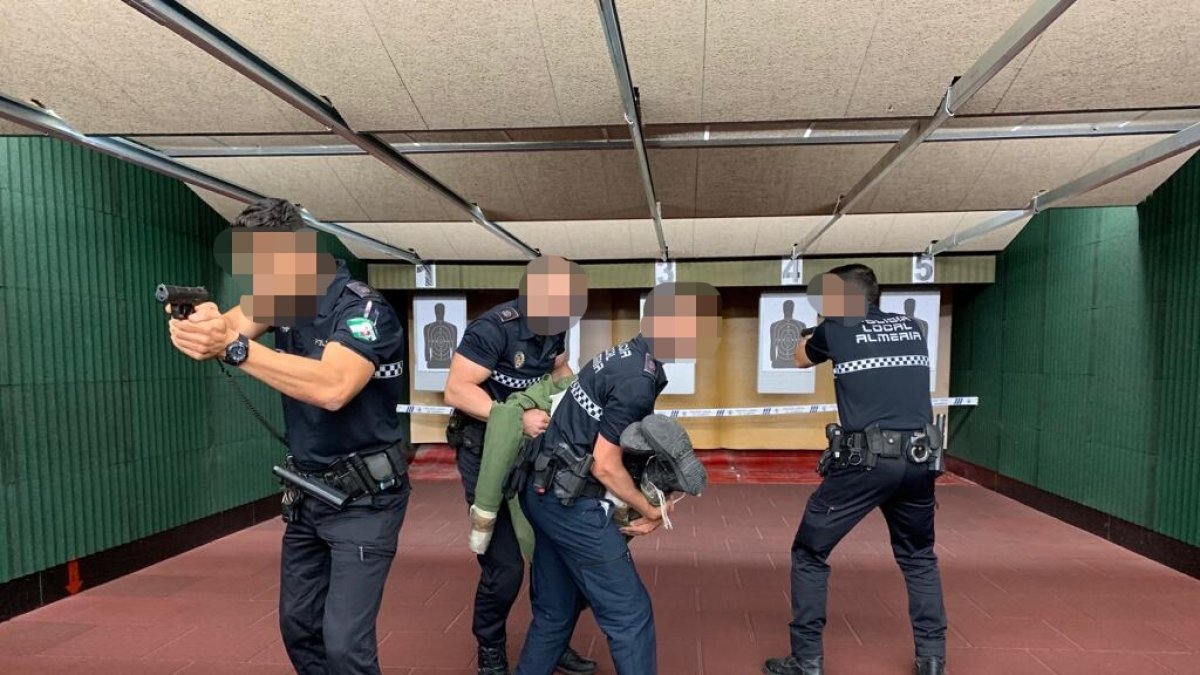 Agentes de la Policía Local, durante el curso.