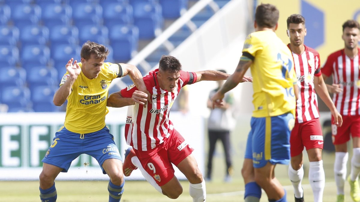 Caballero en una jugada del partido ante Las Palmas.