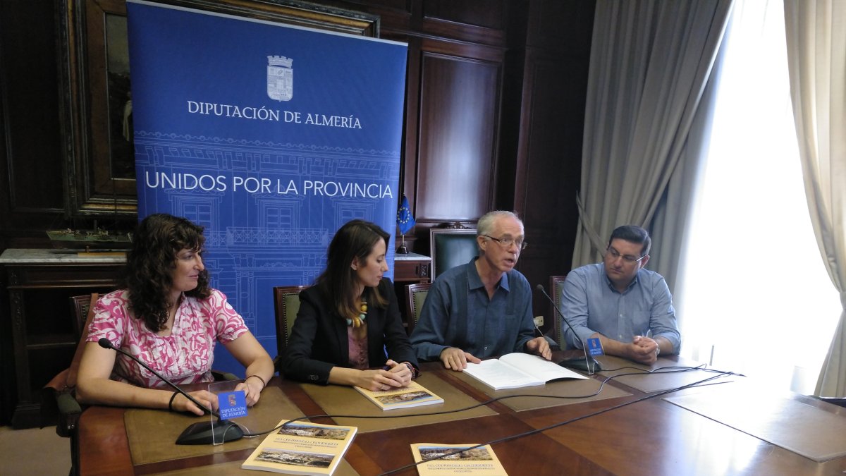 Presentación del libro en la Diputación de Almería.