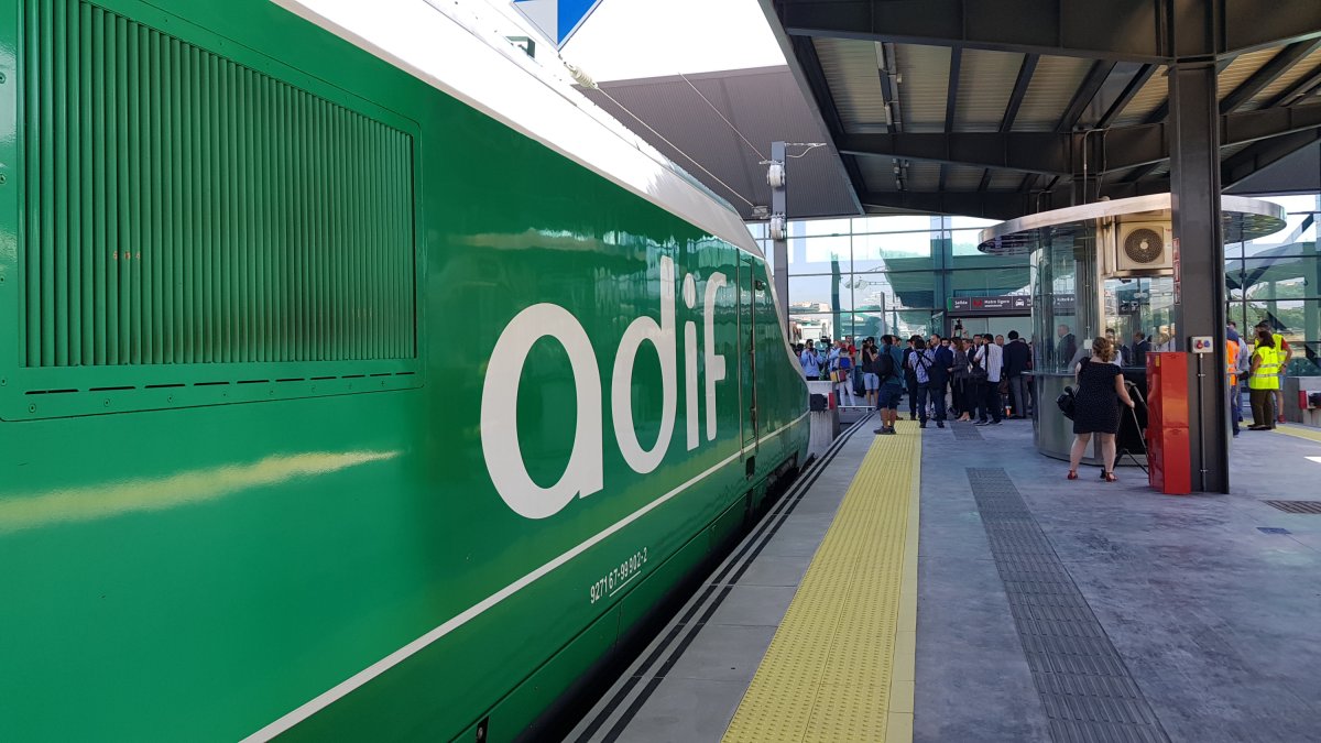 Tren de Alta Velocidad en pruebas en Granada.