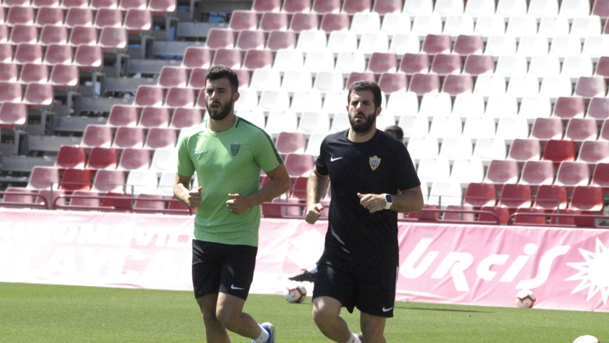 Luis Rioja haciendo carrera continua con Edu Frapolli.