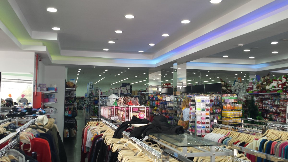 Los inspectores realizaron con anterioridad una campaña informativa para dar a conocer las normas a los comerciantes.