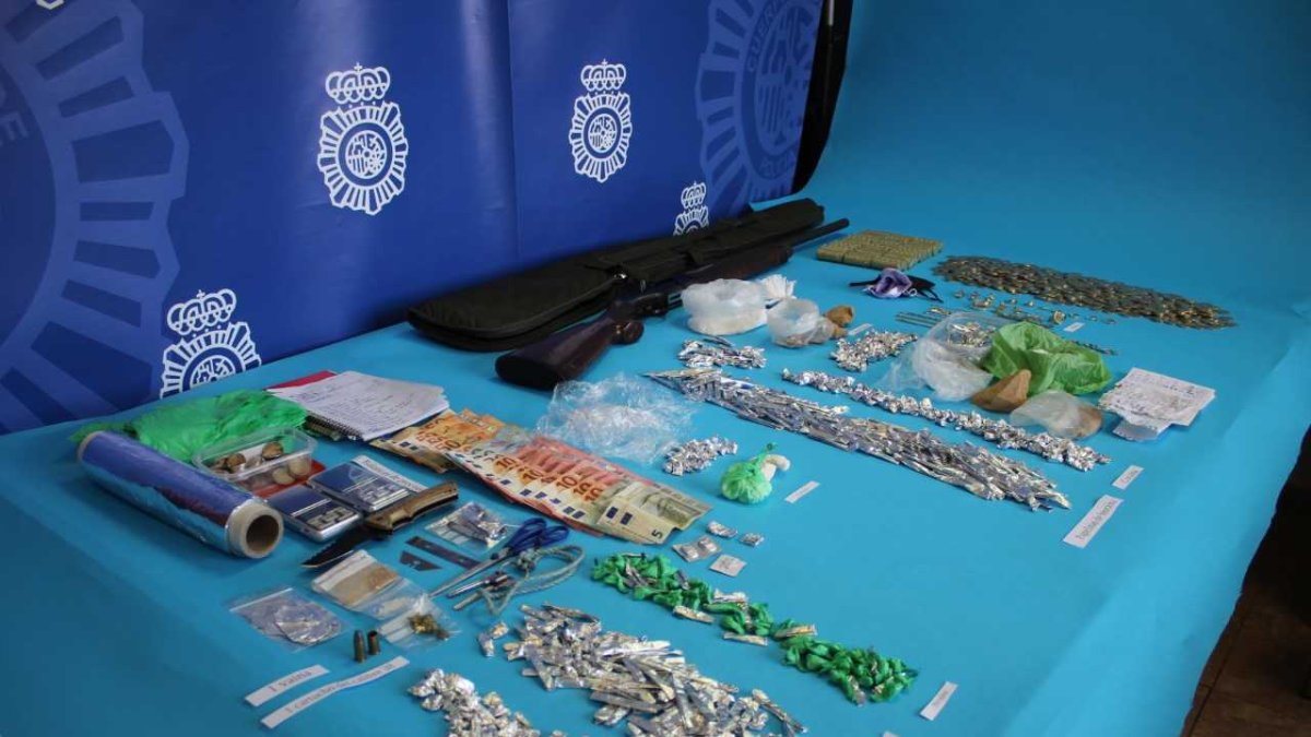 Material incautado por la Policía Nacional.