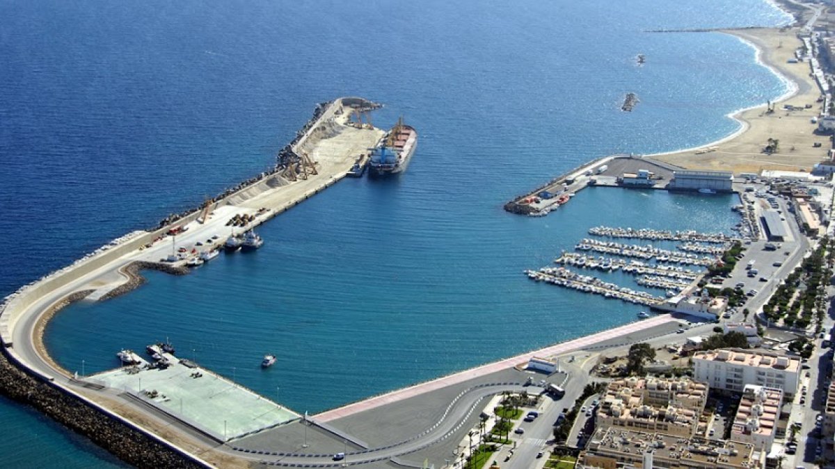 Dique de abrigo del Puerto de Garrucha.