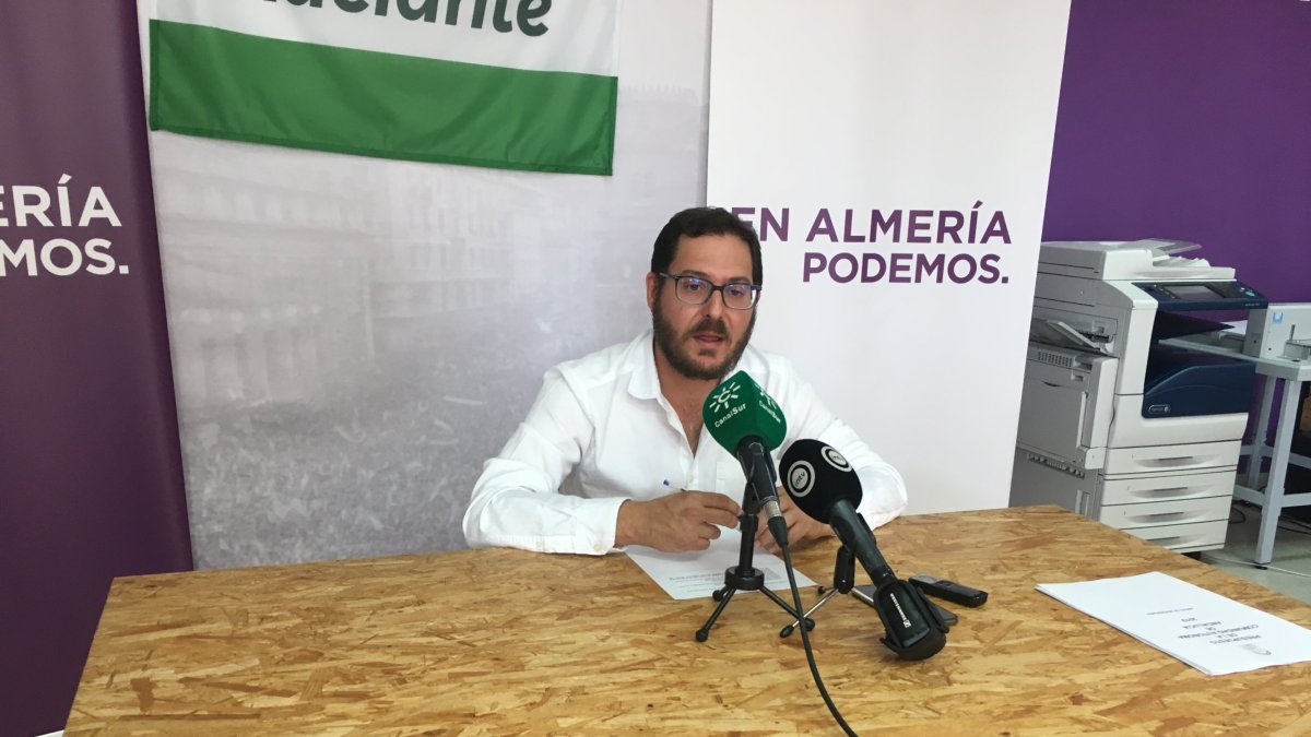 Diego Crespo, en la sede de Podemos, ayer.