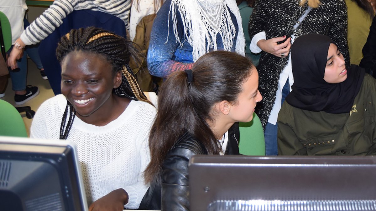 Imagen de archivo de una jornada sobre informática con estudiantes de ESO