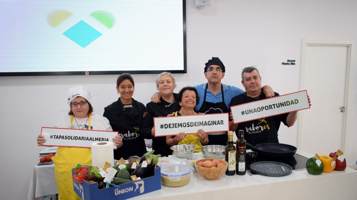 A Toda Vela realizó varios showcooking donde los socios elaboraron algunas de las tapas.