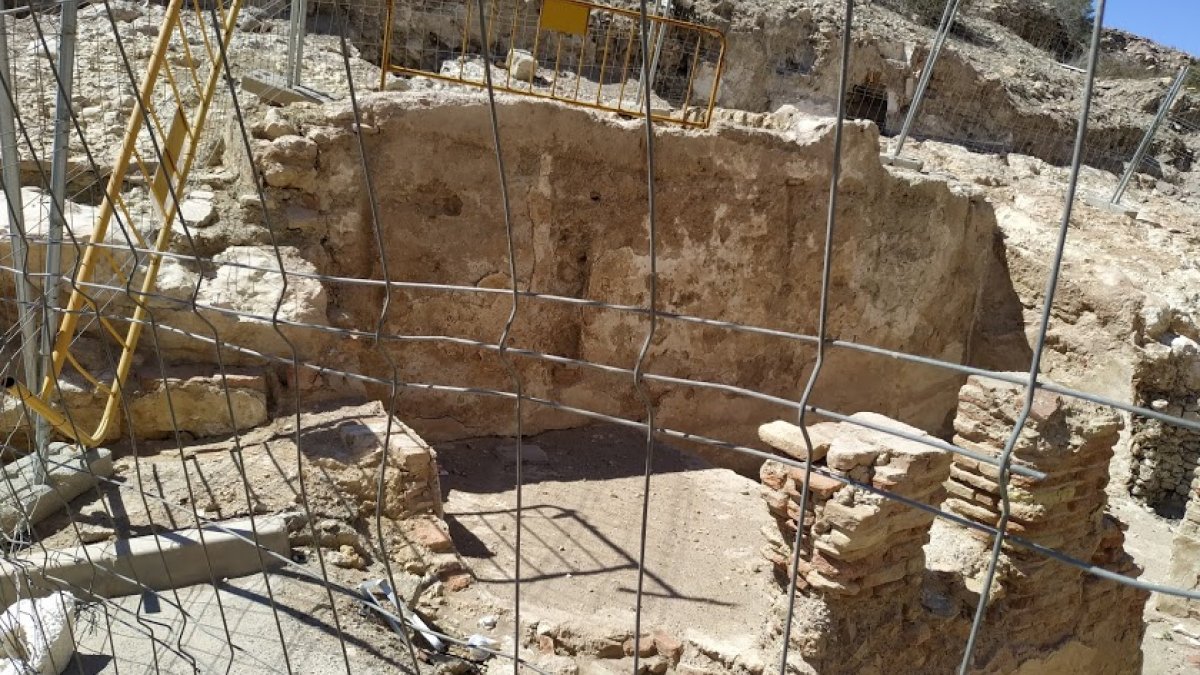 Restos de la casa nazarí hallada en la calle Pósito.