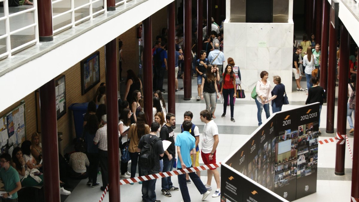 Estudiantes en la Universidad de Almería.