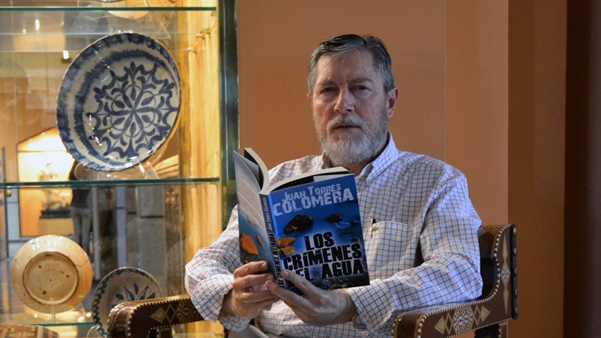 Torres presenta hoy su tercer libro.