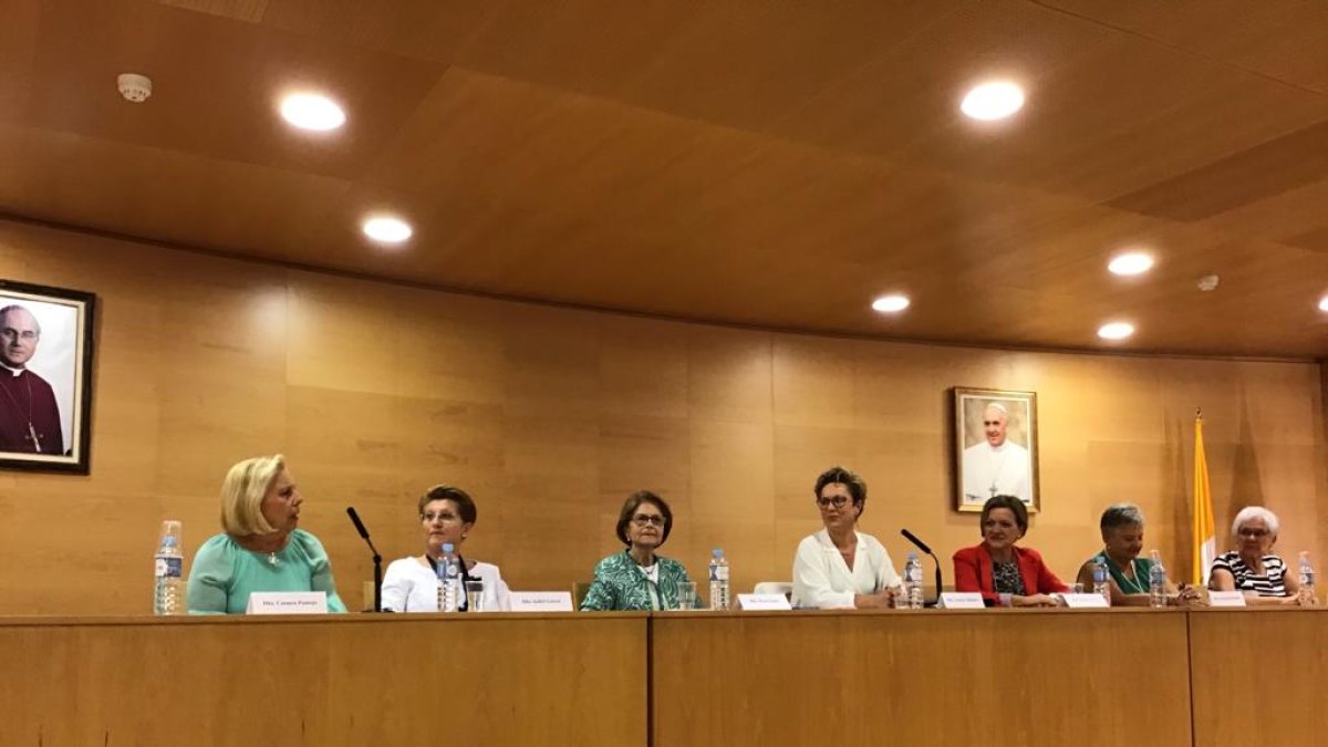 Momento de la mesa redonda de Estudiantes.