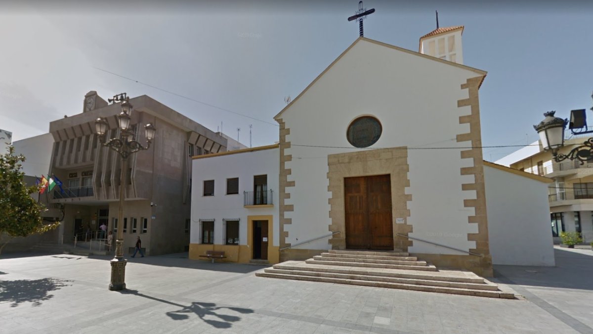 Imagen de la Plaza de la Constitución de Roquetas de Mar, donde se ubica el Ayuntamiento.