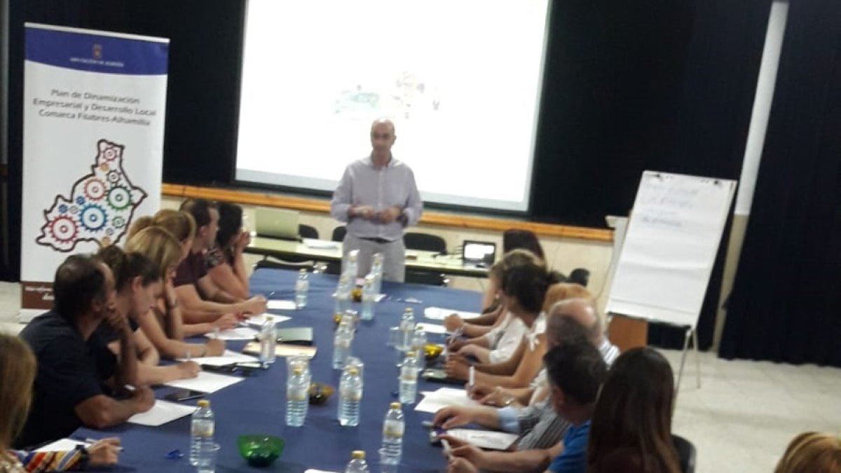 Empresarios durante el taller impartido por Manuel Martínez.