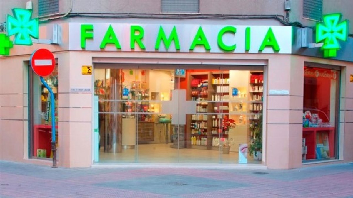 El empleado de la farmacia se habría hecho con 56.000 euros.