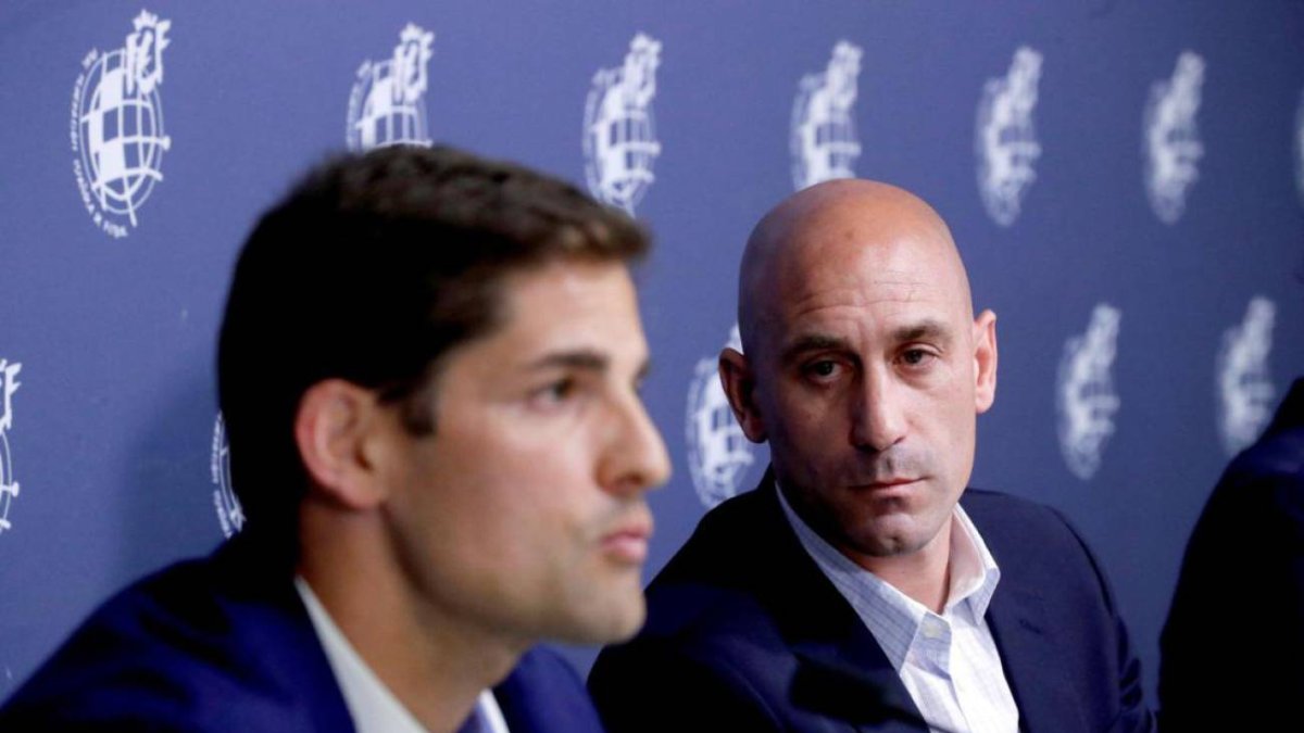 Robert Moreno y Luis Rubiales en rueda de prensa.