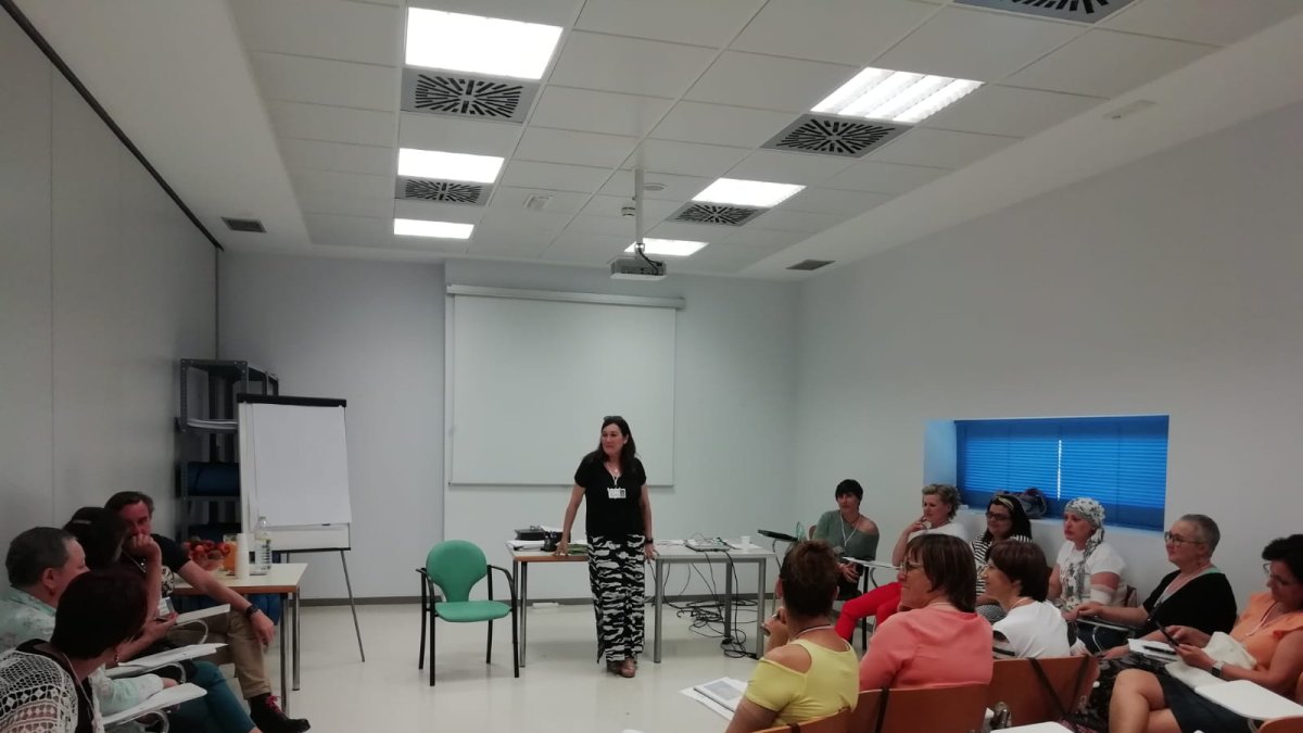 Participantes en una de las sesiones llevadas a cabo en el Hospital de Poniente.