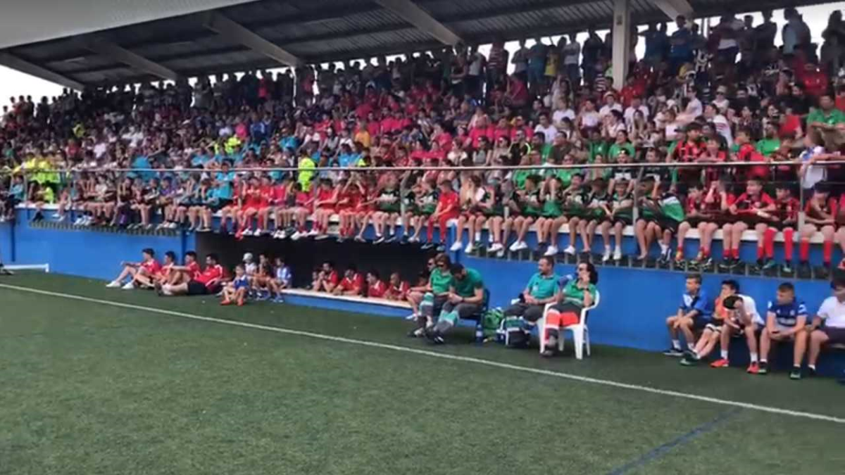 Los protagonistas llenaron las gradas.