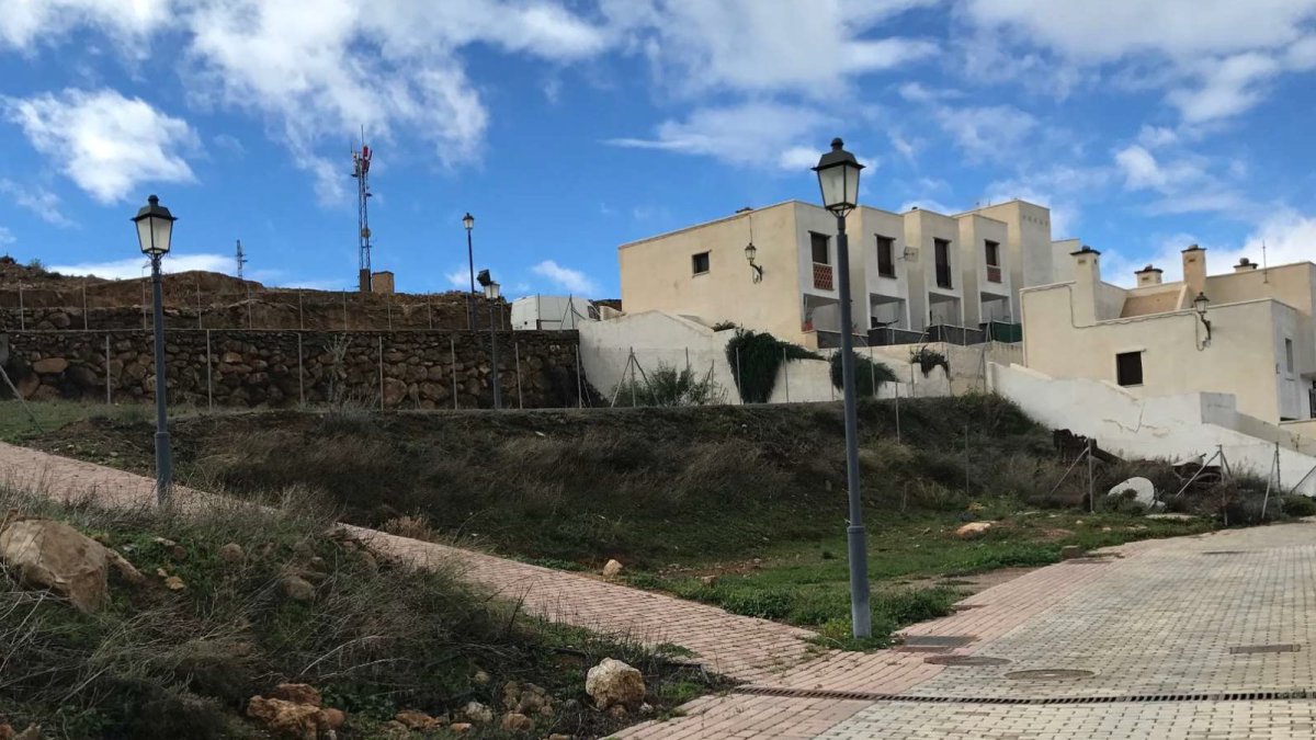 Imagen del espacio donde se construirá el nuevo almacén municipal de Alcolea.