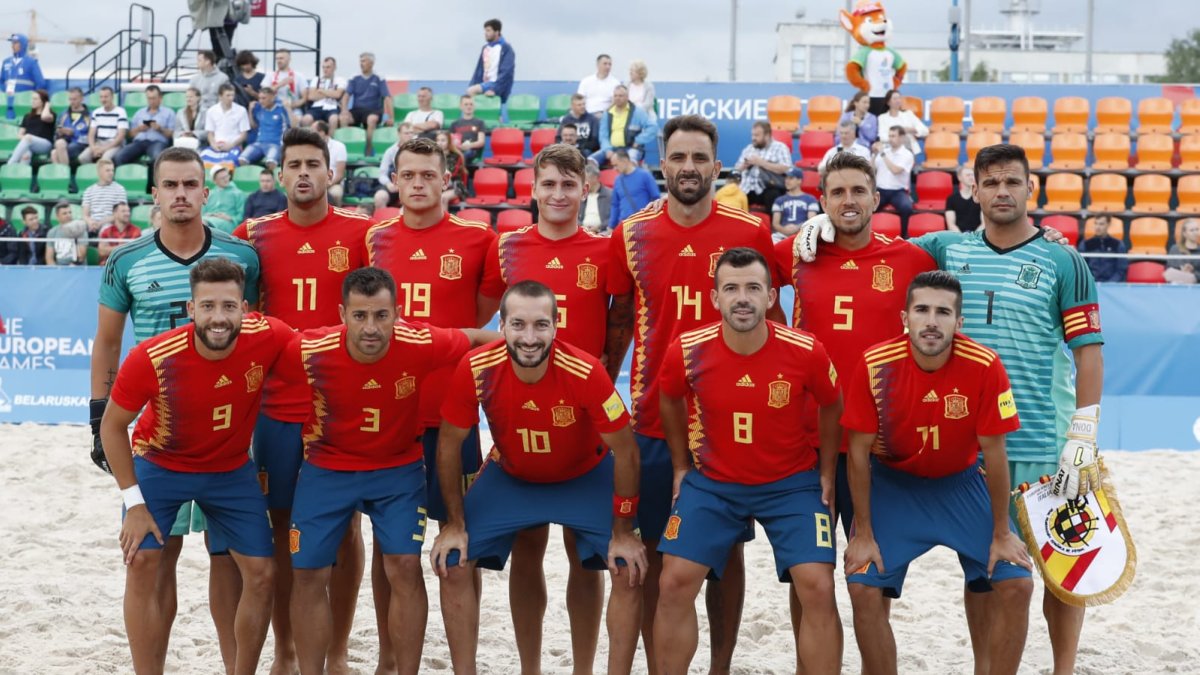Antonio José (3), y Dona (1), en el partido contra Italia.