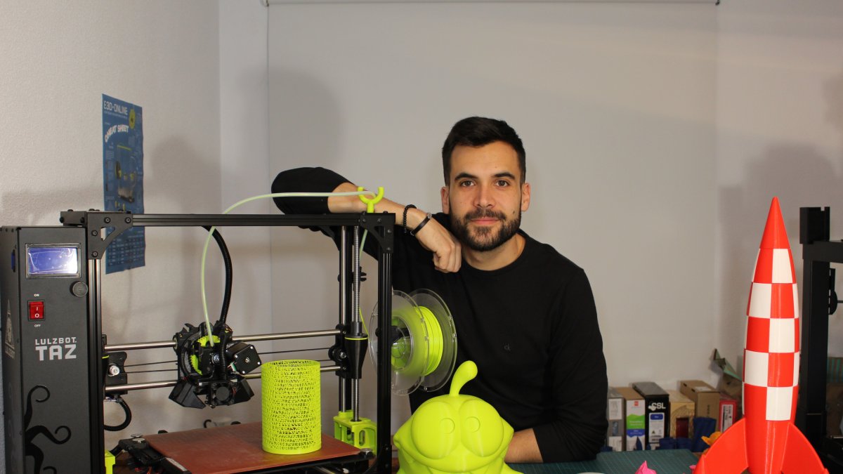 Juan González es Govaju cuando se pone delante de la camara en YouTube.