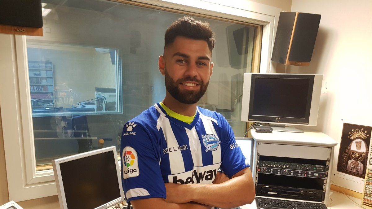 Rubén Duarte en los estudios de la Cadena SER.