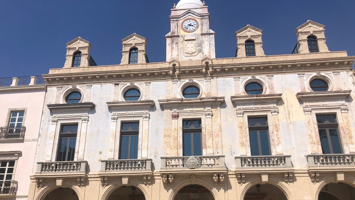 Fachada principal del edificio de la Casa Consistorial