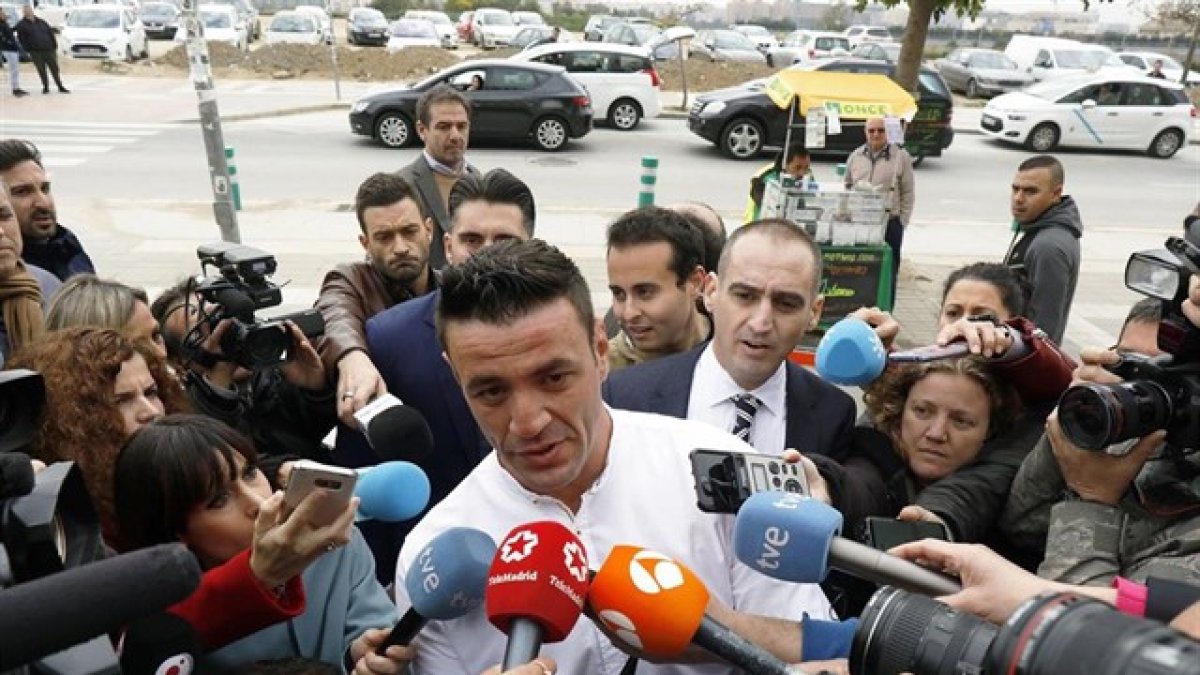David Serrano dueño de la finca donde cayó Julen llegando a los juzgados