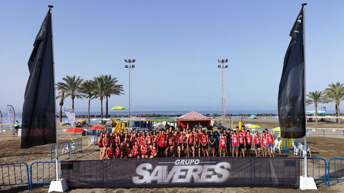 La gran familia del voley playa almeriense.