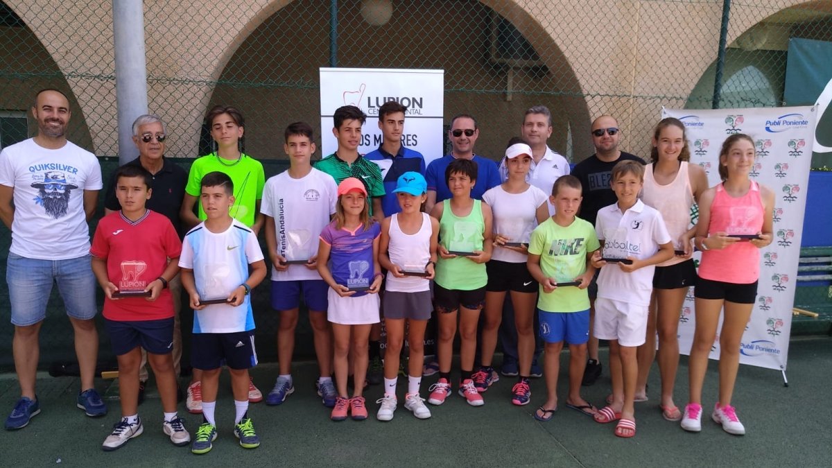 Foto de familia con los mejores tenistas.