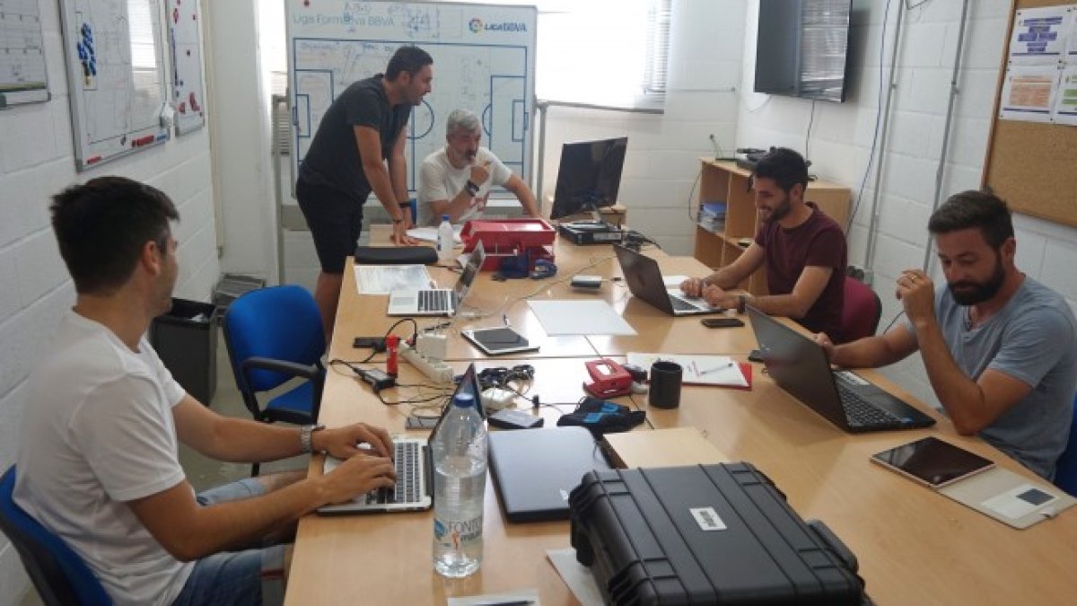 El cuerpo técnico trabajando con vistas al inicio de la temporada.