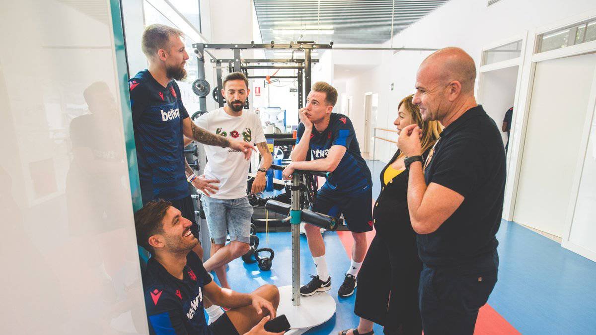 Saveljich trabajando con el Levante.