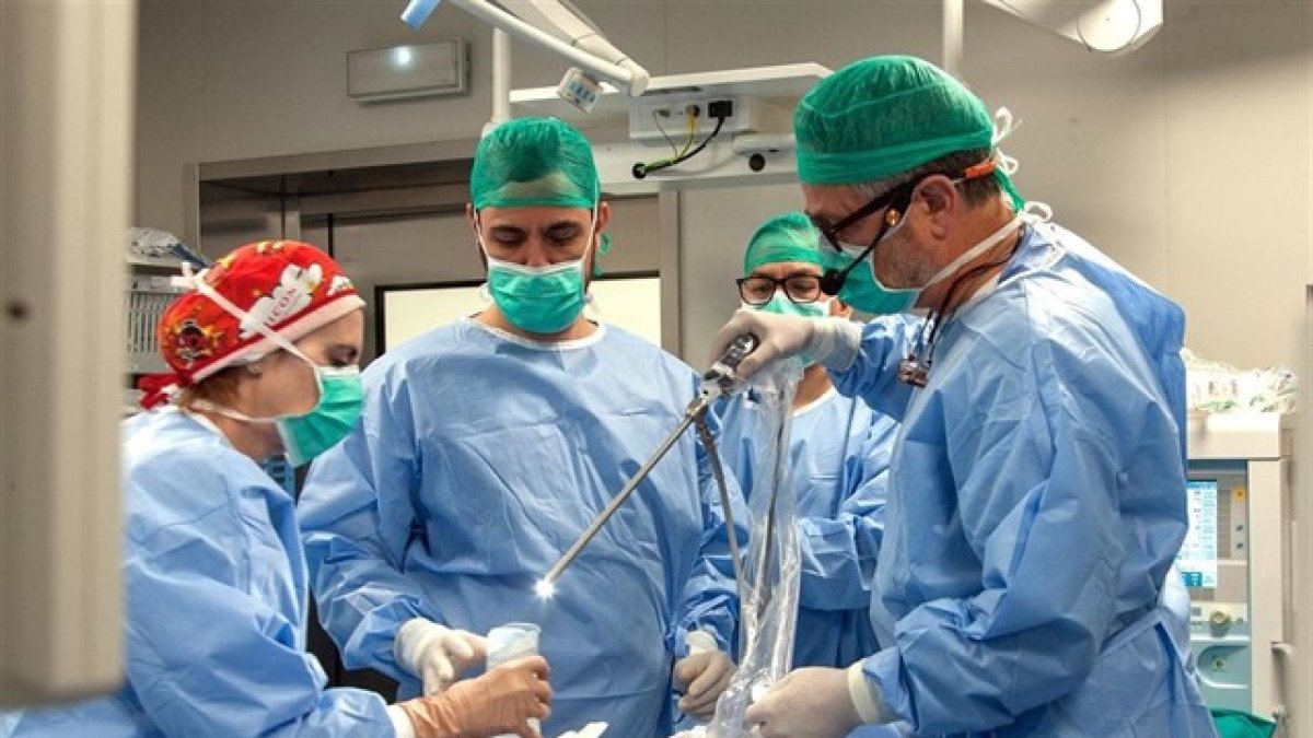 Imagen de archivo de una operación quirúrgica.