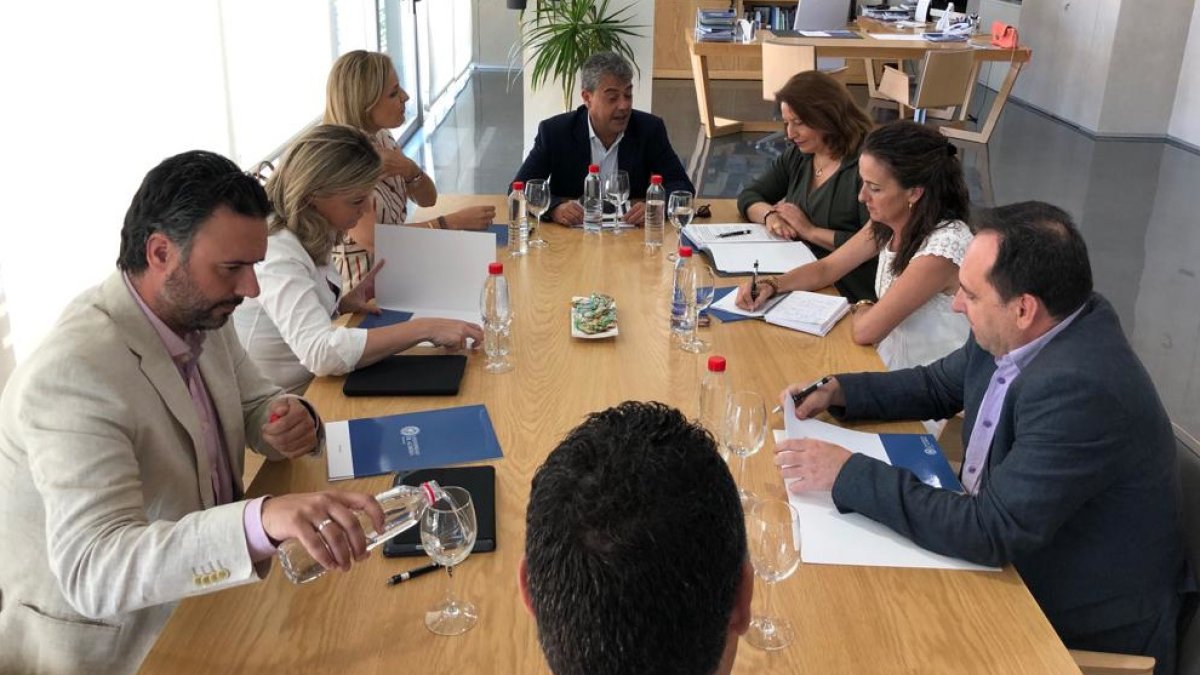 Reunión en la Universidad de Almería.