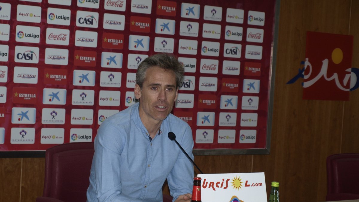 Miguel Ángel Corona en rueda de prensa.